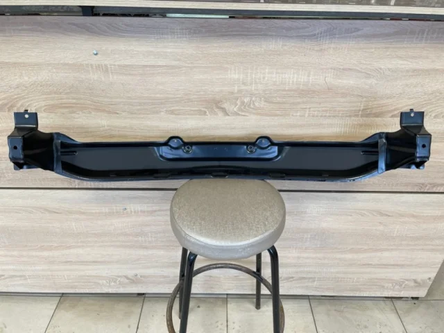 Усилитель переднего бампера для Mitsubishi Pajero Sport KH0 rest 2013-2017 на фотографиях