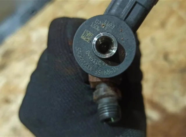 Форсунка топливная для Opel Insignia Универсал A 2008-2017 на фотографиях