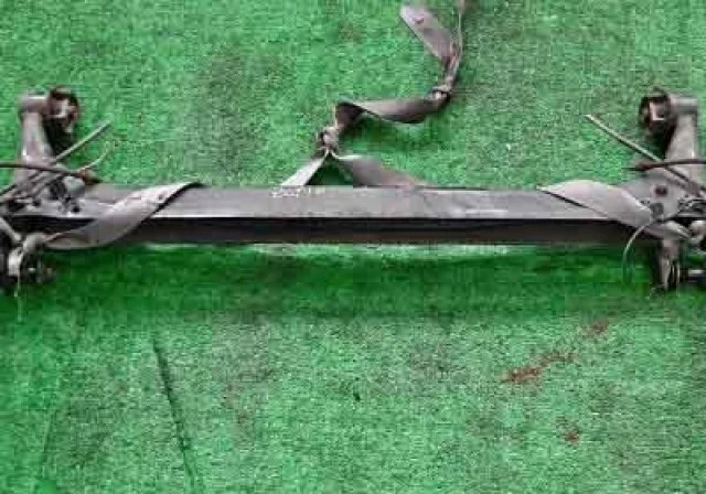 Задняя балка для Toyota Corolla E120/E130 Седан 2000-2007 на фотографиях