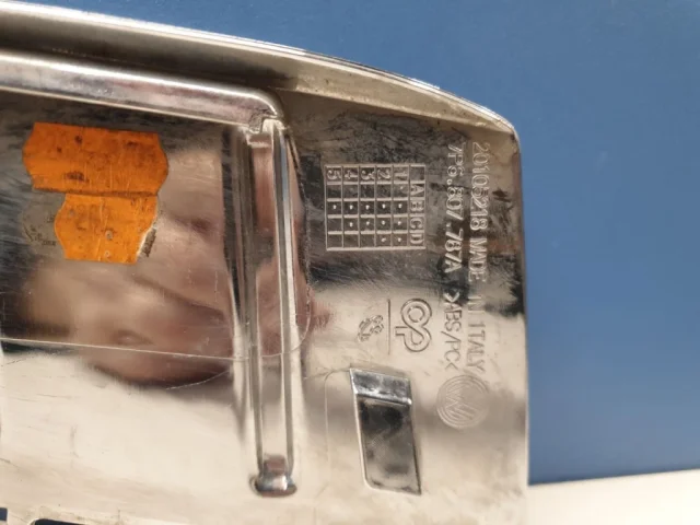 Накладка заднего бампера для Volkswagen Touareg II (7P5) Rest 2014-2018 на фотографиях