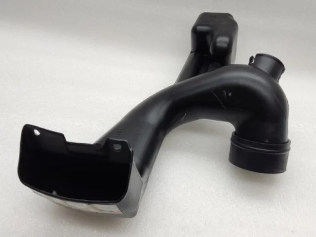 Впускной патрубок воздушного фильтра для Suzuki Grand Vitara 2005-2014 на фотографиях