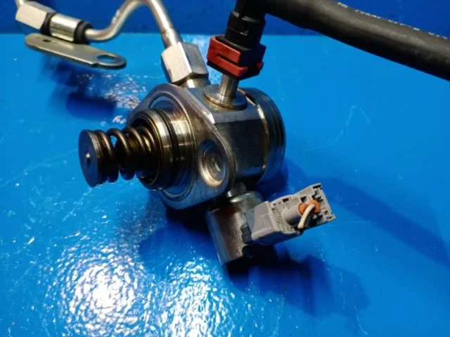 Двигатель без навесного для Nissan Serena C26 2010-2016 на фотографиях