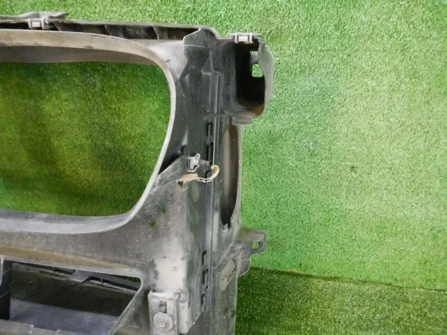 Панель радиатора (телевизор) для BMW X3 F25 2010-2017 на фотографиях