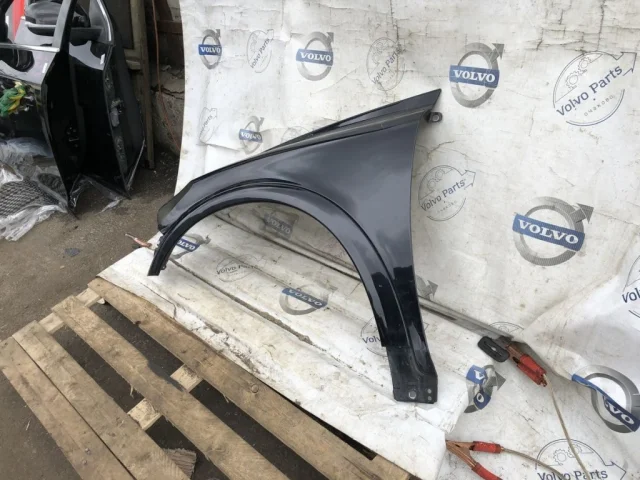 Крыло левое для Volvo C30 MK 2006-2013 на фотографиях