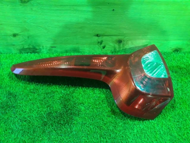 Фонарь левый для Volvo C30 MK 2006-2013 на фотографиях