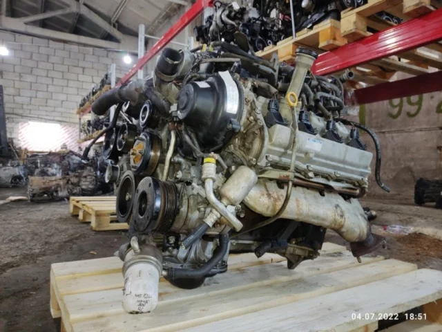 Двигатель для Toyota Land Cruiser 100 1998-2007 на фотографиях