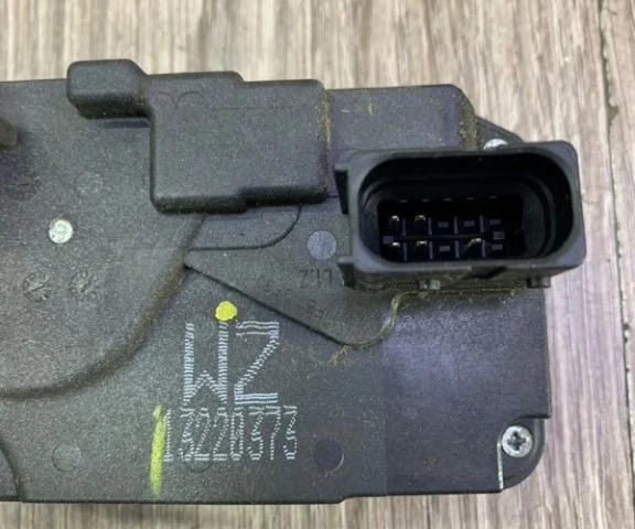 Молдинг двери задней левой для Opel Zafira B 2005-2015 на фотографиях