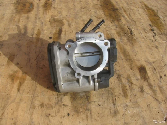 Блок дроссельной заслонки для Kia Carnival 2 VQ 2005-2014 на фотографиях