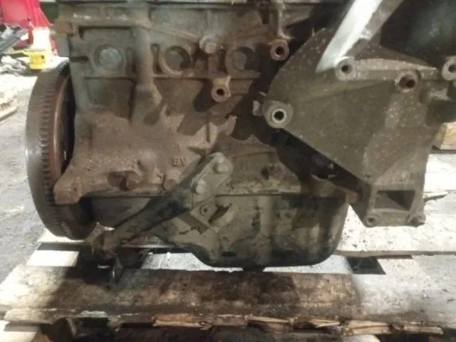 Двигатель без навесного для Fiat Doblo 223 Cargo 2001-2016 на фотографиях