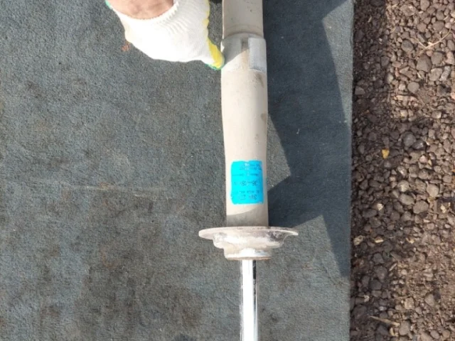 Амортизатор передний левый для BMW 5er Е60 2003-2010 на фотографиях