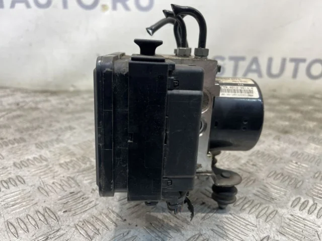 Блок ABS для Audi Q7 4L 2005-2015 на фотографиях