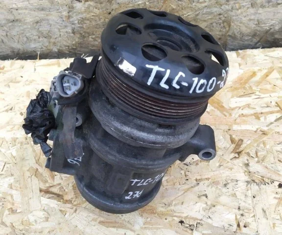 Компрессор кондиционера для Toyota Land Cruiser 100 1998-2007 на фотографиях