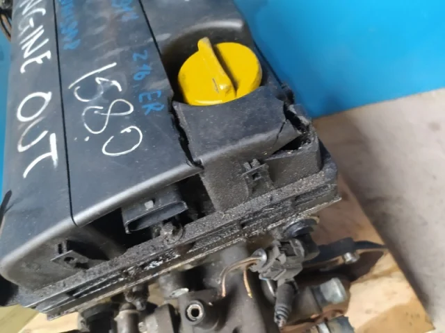 Двигатель без навесного для Opel Zafira B 2005-2015 на фотографиях