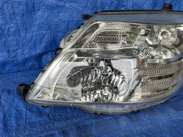 Фара левая для Toyota Alphard H10 2002-2008 на фотографиях