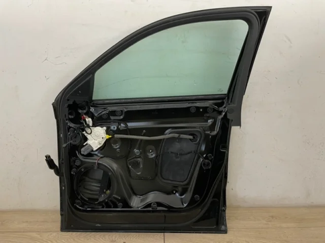 Дверь передняя правая для Audi Q3 8U 2011-2019 на фотографиях