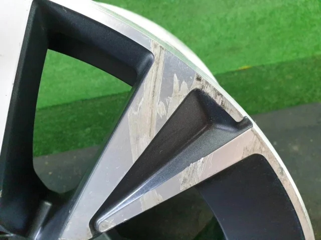 Диск колесный литой для Volvo XC90 II L rest 2019+ на фотографиях