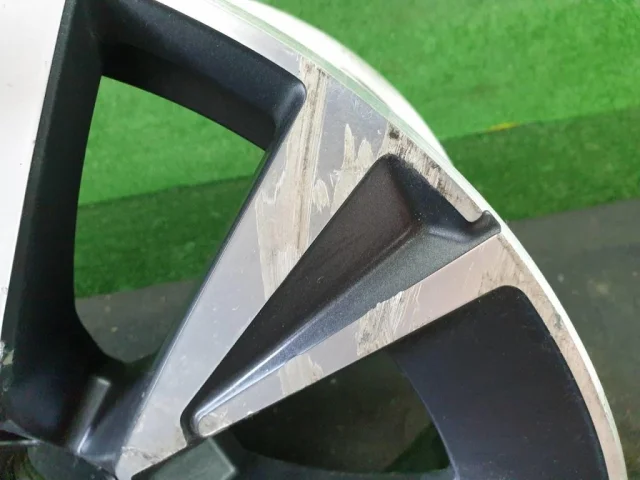 Диск колесный литой для Volvo XC90 II L rest 2019+ на фотографиях