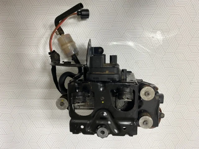 Компрессор пневмоподвески задний для Audi Q7 4L 2005-2015 на фотографиях