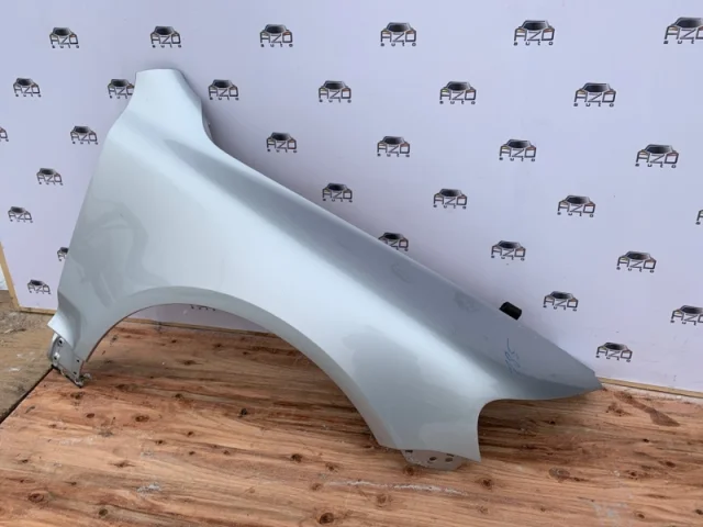 Крыло правое для Volkswagen Touareg I (7L) 2002-2010 на фотографиях