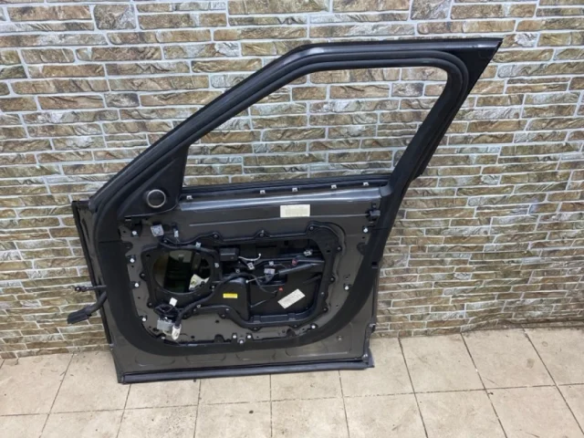 Дверь передняя правая для Land Rover Range Rover Sport L494 2013-2017 на фотографиях