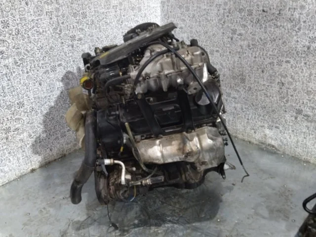 Двигатель без навесного для Mitsubishi Pajero V60 3dr 1999-2006 на фотографиях