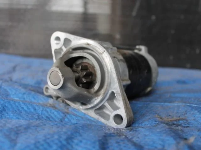 Стартер для Toyota Corolla E140/E150 Седан 2006-2013 на фотографиях