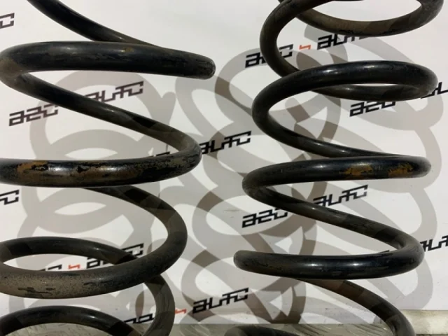 Пружина амортизатора задняя для Volvo XC70 BZ 2007-2016 на фотографиях