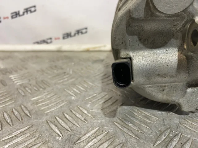 Компрессор кондиционера для Volkswagen Passat Variant (B6, Typ 3C) 2004-2010 на фотографиях