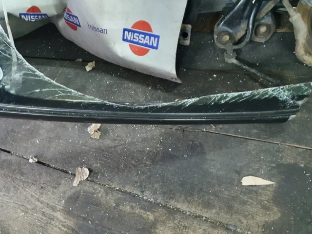 Стекло крыши (панорамное) для Nissan Qashqai J11 2013-2019 на фотографиях