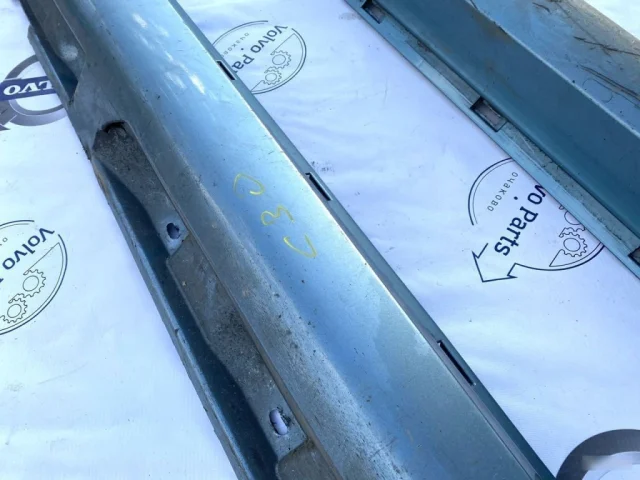 Накладка порога левая для Volvo C30 MK 2006-2013 на фотографиях