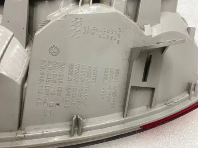 Фонарь правый для Skoda Rapid I NH3 2012-2017 на фотографиях