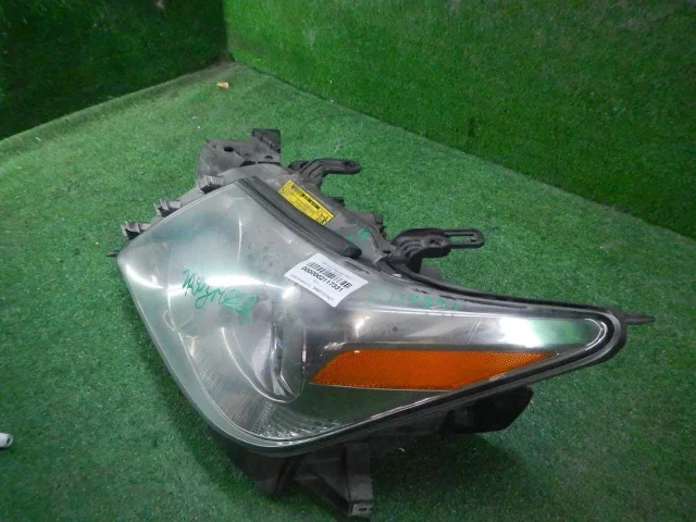 Фара левая для Lexus LX J200 2007-2015 на фотографиях