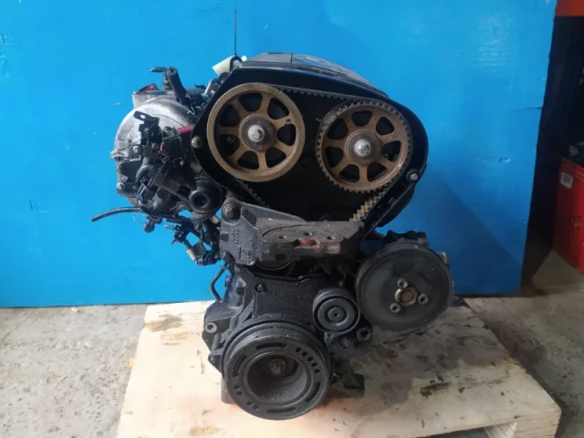 Двигатель без навесного для Opel Zafira B 2005-2015 на фотографиях