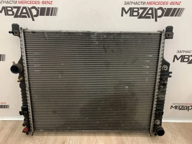Радиатор охлаждения ДВС для Mercedes-Benz M class W164 2005-2011 на фотографиях