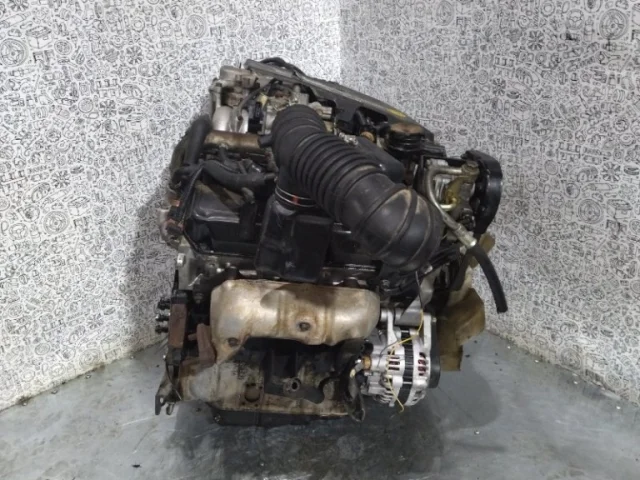 Двигатель без навесного для Mitsubishi Pajero V60 3dr 1999-2006 на фотографиях