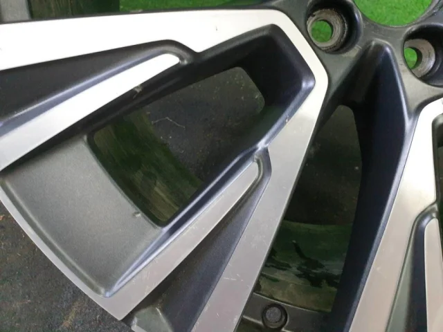 Диск колесный литой для Volvo XC90 II L rest 2019+ на фотографиях