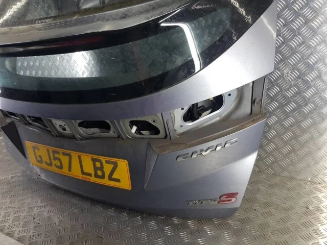 Двери для Honda Civic FK,FN 5D 2006-2012 на фотографиях