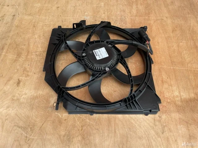 Вентилятор радиатора охлаждения ДВС для BMW X3 Е83 2003-2010 на фотографиях