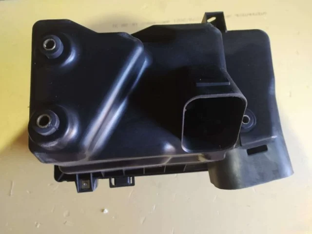 Корпус воздушного фильтра для Toyota Corolla E140/E150 Седан 2006-2013 на фотографиях