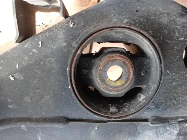 Задняя балка для Nissan X-Trail T31 RU 2007-2014 на фотографиях