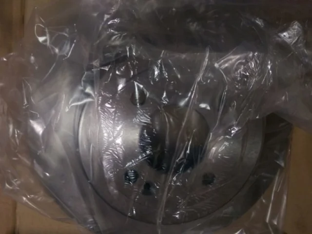 Диски тормозные передние (комплект) для Hyundai Solaris 1 рестайлинг 2014-2017 на фотографиях