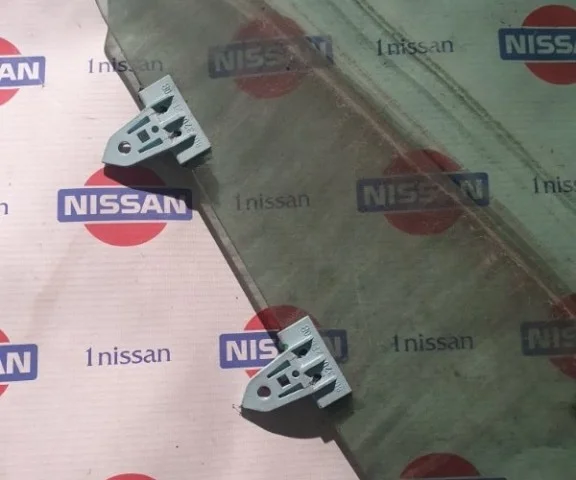 Стекло двери переднее левое для Nissan Qashqai J11 2013-2019 на фотографиях