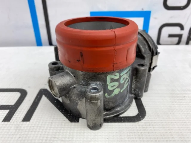 Дроссельная заслонка для Mercedes-Benz C class W203 2000-2007 на фотографиях