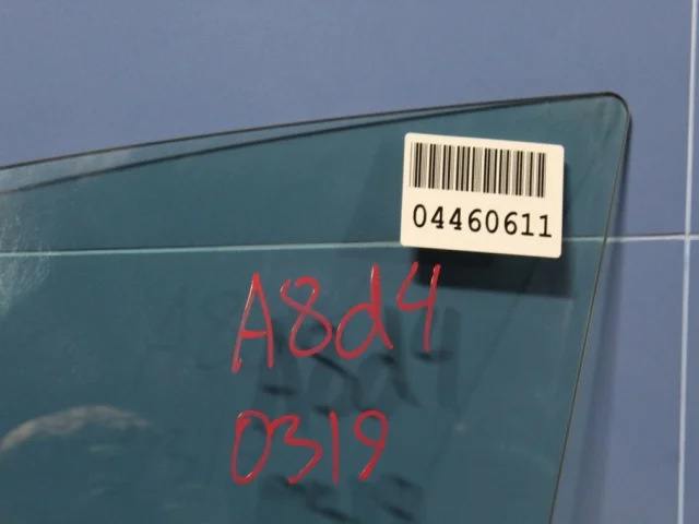 Стекла и зеркала для Audi A8 D4 2009-2017 на фотографиях