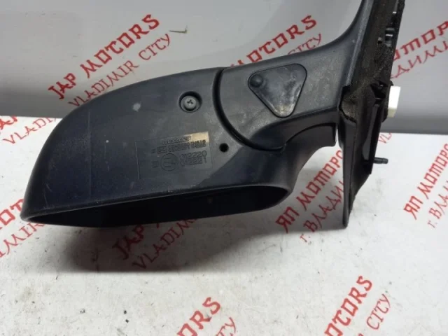 Стекла и зеркала для Mazda 3 BK Хэтчбек 2003-2009 на фотографиях