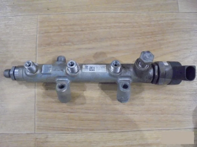 Датчик давления топлива для Audi Q7 4L 2005-2015 на фотографиях