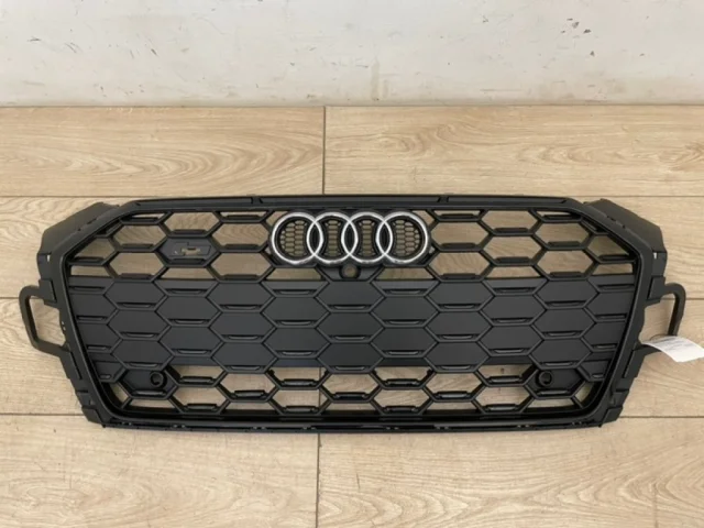 Решетка радиатора для Audi Q3 F3 2018+ на фотографиях