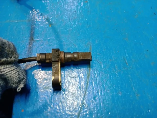 Датчик ABS передний правый для Toyota RAV4 XA30 2005-2012 на фотографиях