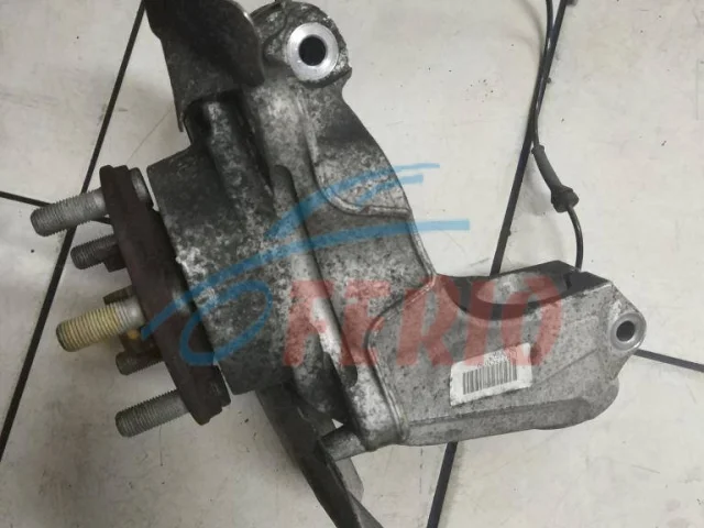 Кулак поворотный левый для Land Rover Range Rover Evoque L538 2011-2015 на фотографиях