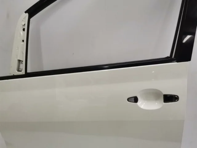 Двери для Toyota Alphard H10 2002-2008 на фотографиях